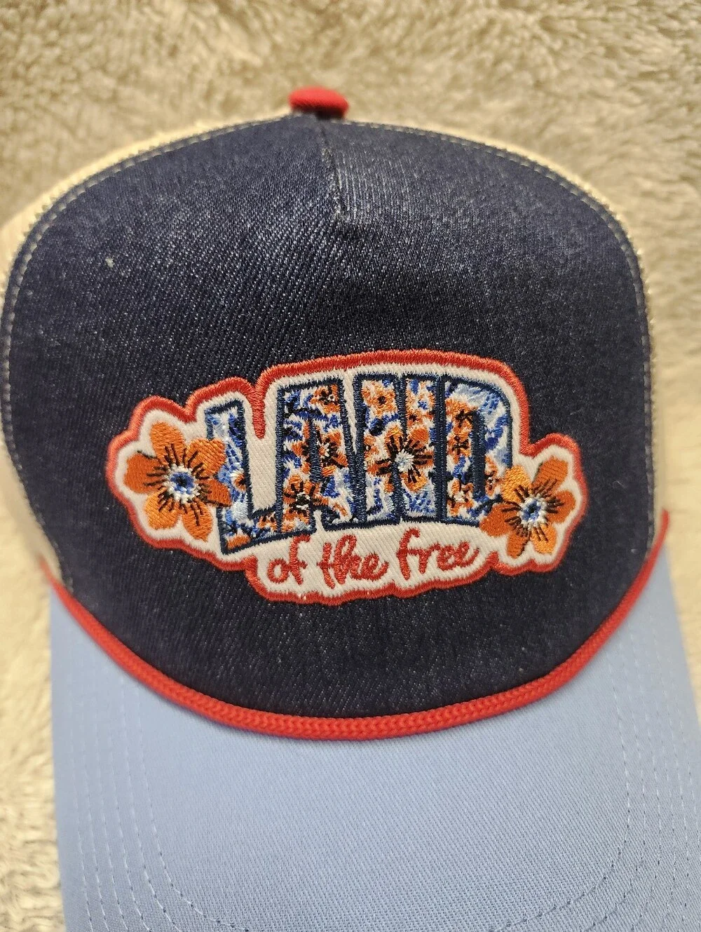 • NWT Way To Celebrate Women's Trucker Hat *Land Of The Free* One Size Blue
